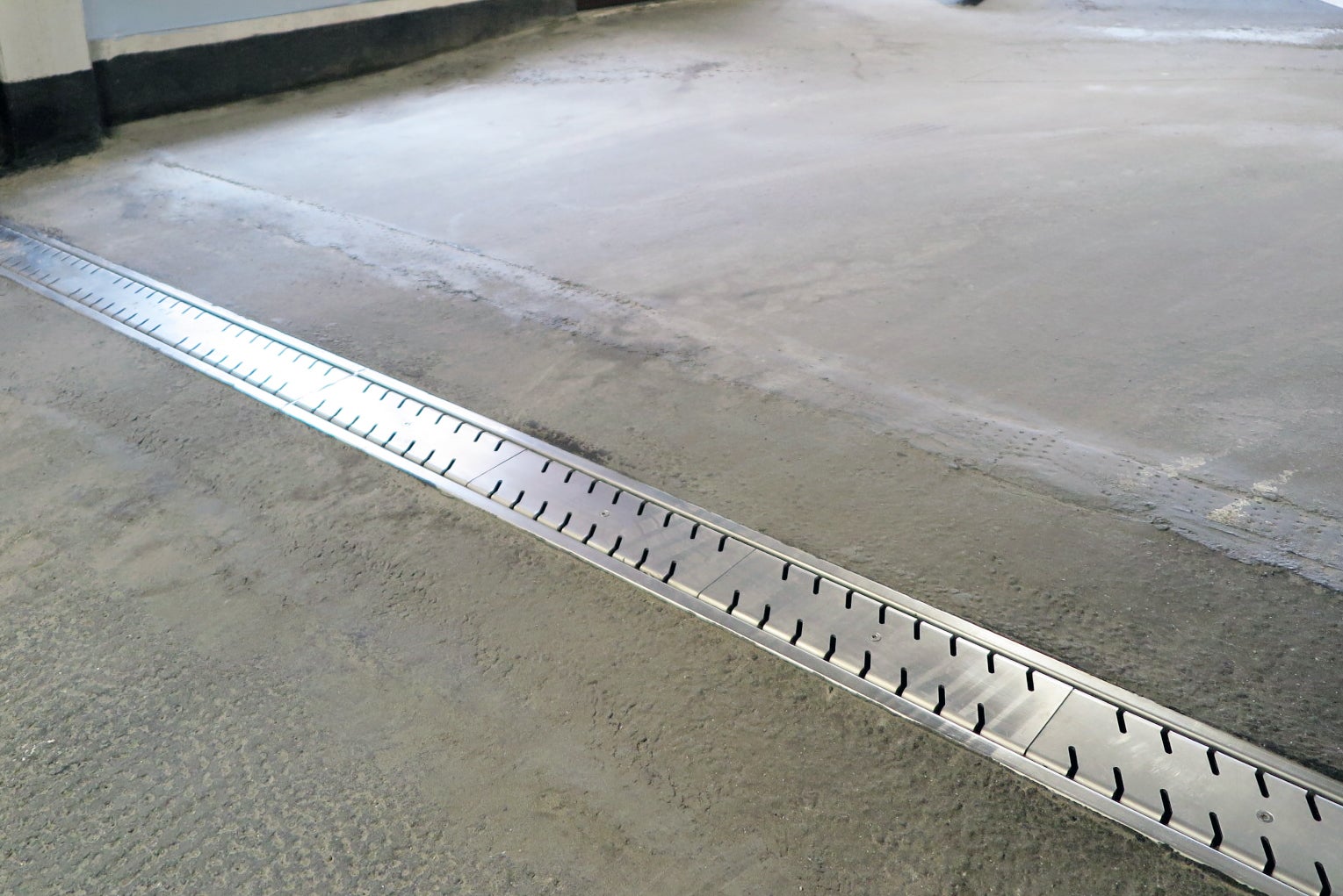 Cast Asphalt Drain  FURO 187 4