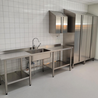 Högskåp FURO 973 0