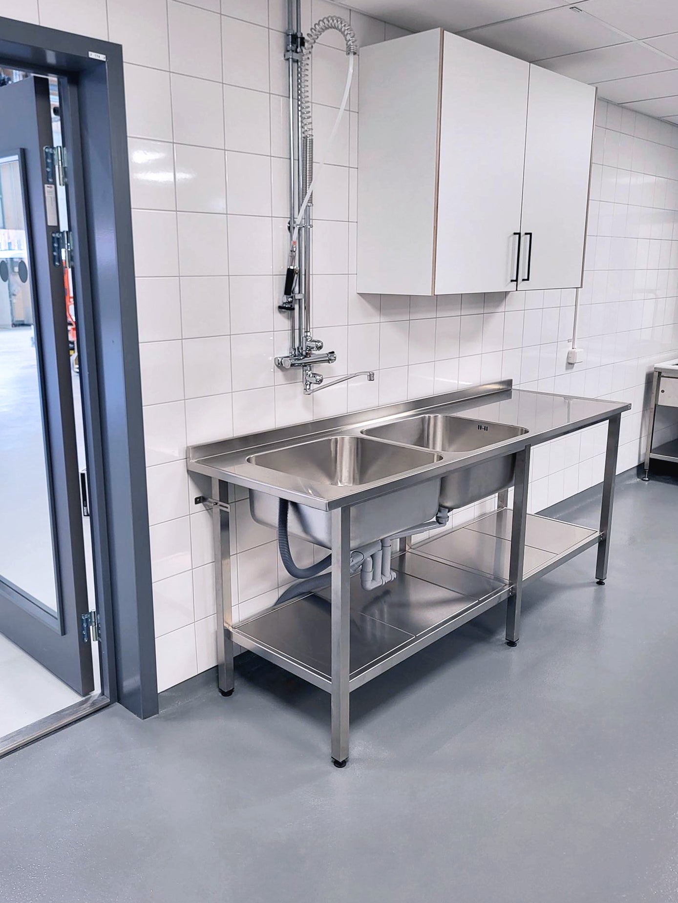 Stainless steel sink on stand FURO 904-00 0