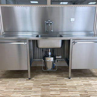 Sink bench on leg supports FURO 904-01 1