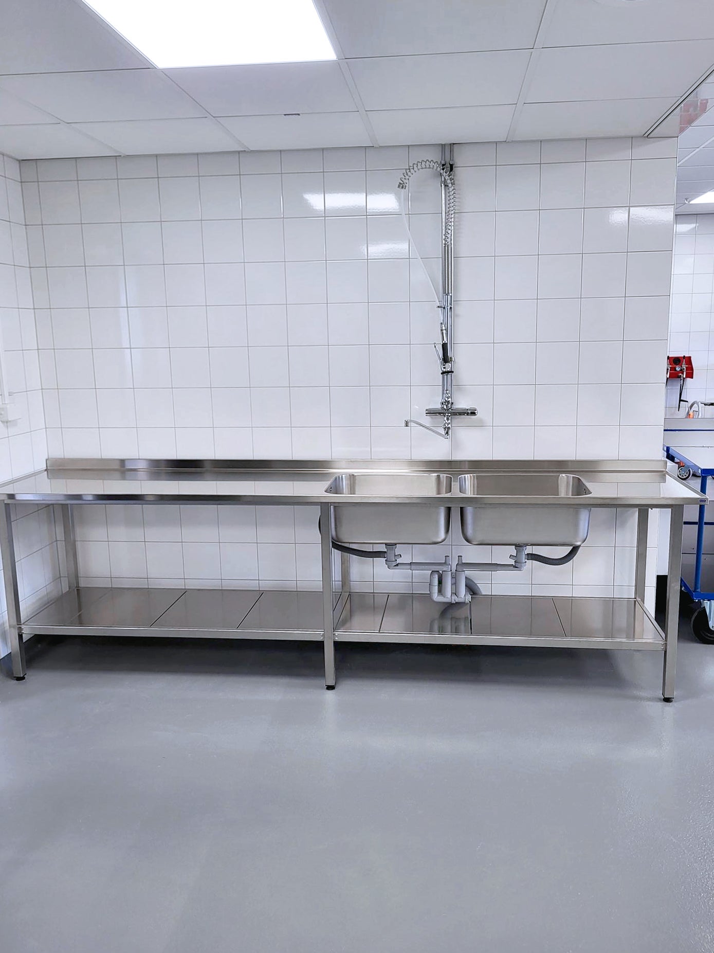Stainless steel sink on stand FURO 904-00 0